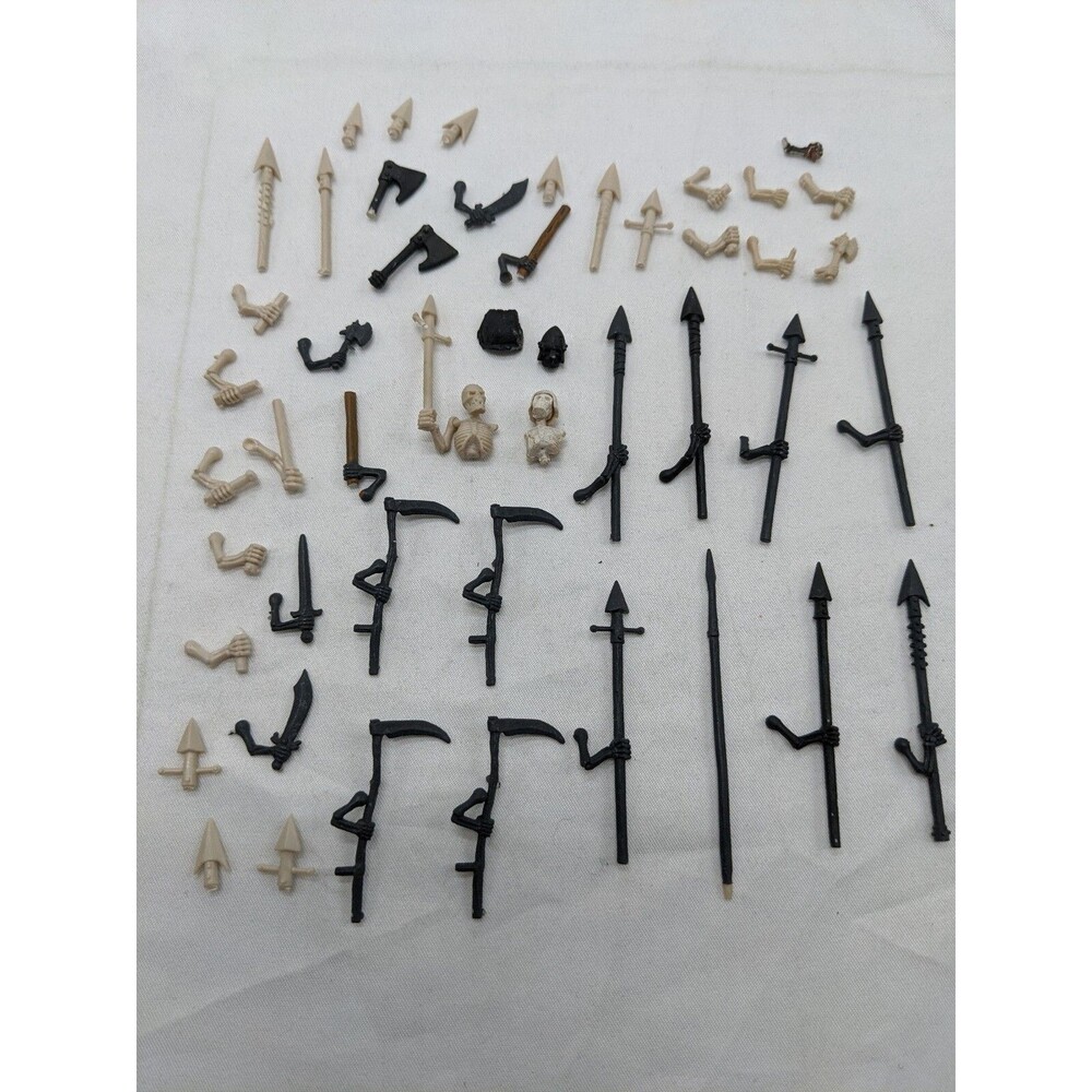 Lot Of (48) Warhammer Fantasy Skeleton Weapon Bits And Pieces